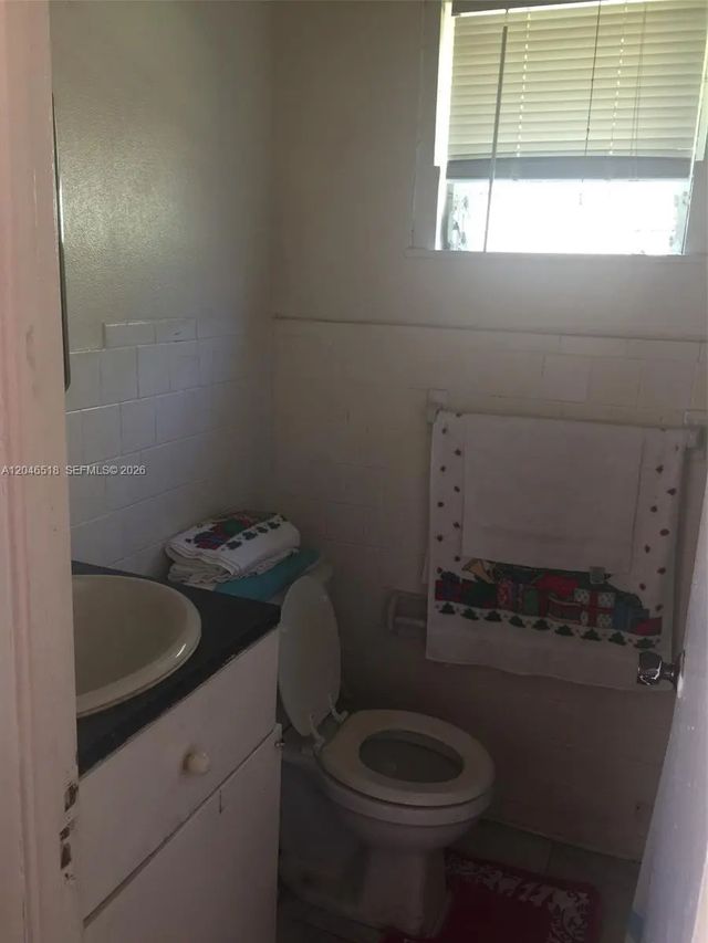 2 of 6 - 22 Sw 11th Street, Dania Beach, FL