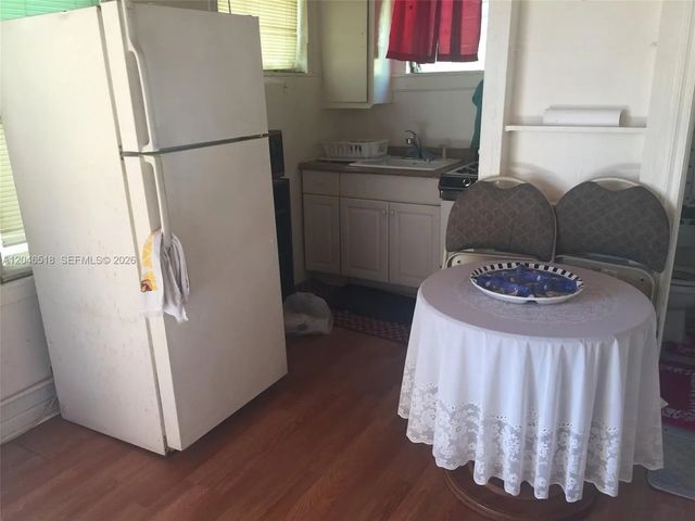 3 of 6 - 22 Sw 11th Street, Dania Beach, FL