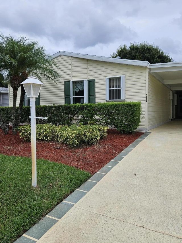3229 Scarlet Tanager Court, Port St. Lucie