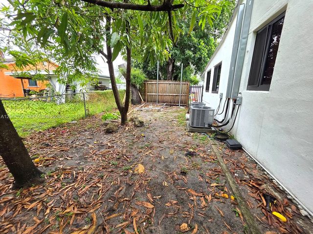 4 of 38 - 1102 Nw 103rd Street, Miami, FL