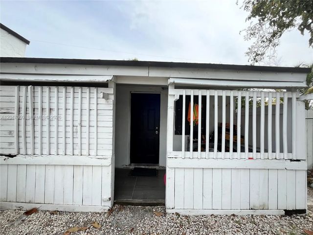 5 of 38 - 1102 Nw 103rd Street, Miami, FL