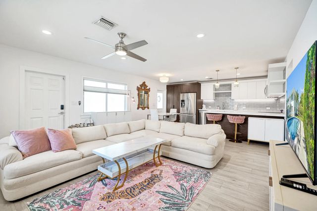 2050 Ne 39th Street #101, Fort Lauderdale