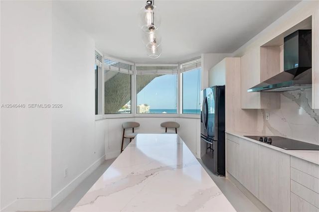 3 of 82 - 300 S Pointe Drive #907, Miami Beach, FL