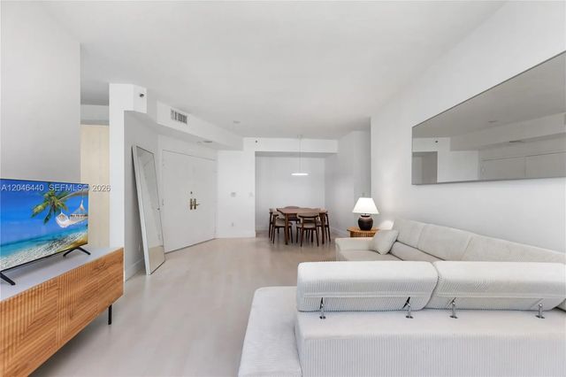 5 of 82 - 300 S Pointe Drive #907, Miami Beach, FL