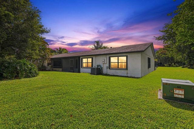 10 Seneca Court, Royal Palm Beach