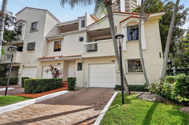3 of 58 - 21391 Marina Cove Circle #19-k, Aventura, FL