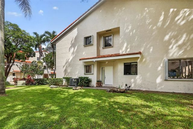 5 of 58 - 21391 Marina Cove Circle #19-k, Aventura, FL