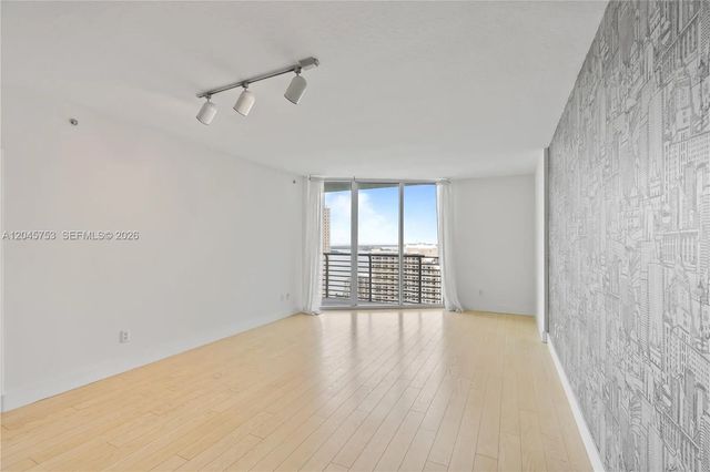 4 of 40 - 335 S Biscayne Boulevard #3503, Miami, FL