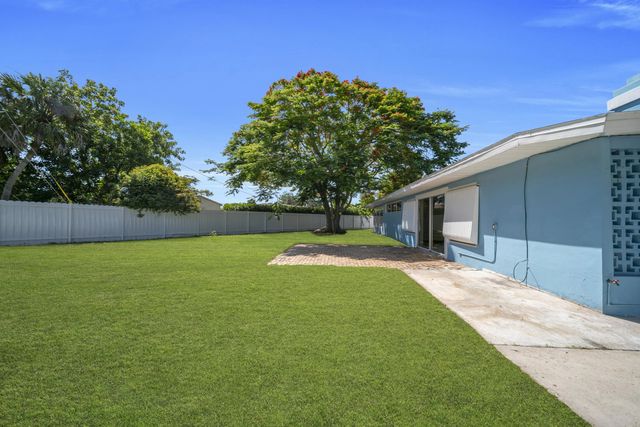 2 of 37 - 139 E Lake Drive, Lehigh Acres, FL