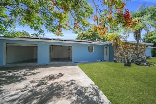 3 of 37 - 139 E Lake Drive, Lehigh Acres, FL