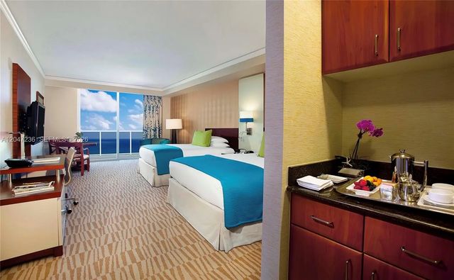 5 of 19 - 18001 Collins Avenue #708, Sunny Isles Beach, FL