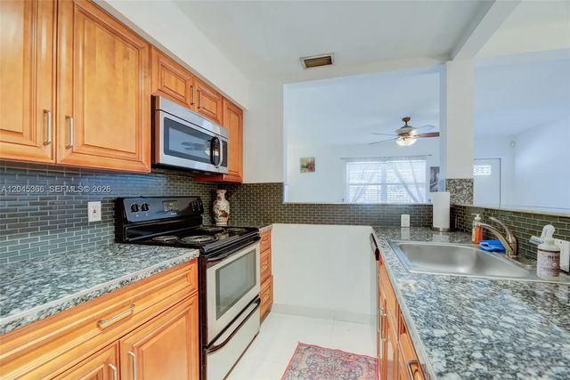 3 of 38 - 1520 N Andrews Avenue, Fort Lauderdale, FL