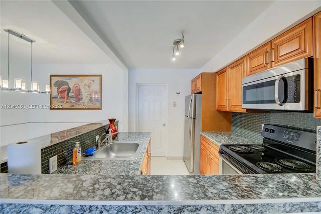 4 of 38 - 1520 N Andrews Avenue, Fort Lauderdale, FL
