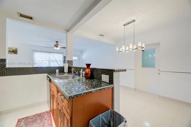 5 of 38 - 1520 N Andrews Avenue, Fort Lauderdale, FL