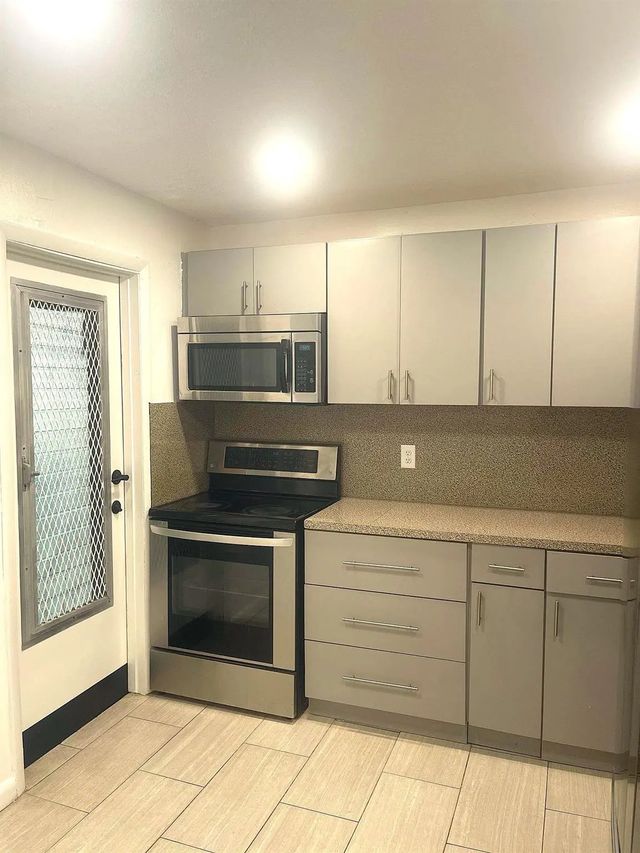 3 of 12 - 4141 Nw 44th Avenue #116, Lauderdale Lakes, FL
