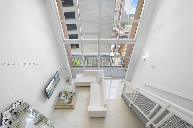 5 of 22 - 244 Biscayne Boulevard #451, Miami, FL