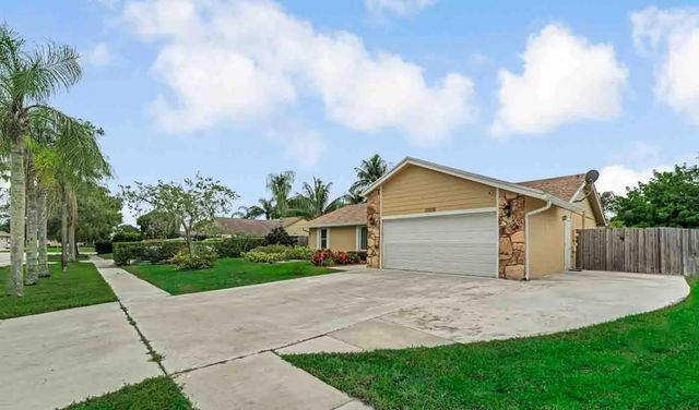 2 of 42 - 427 Las Palmas Street, Royal Palm Beach, FL