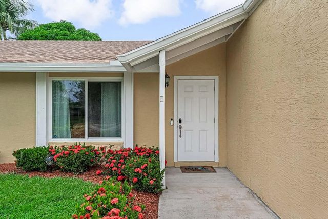 4 of 42 - 427 Las Palmas Street, Royal Palm Beach, FL