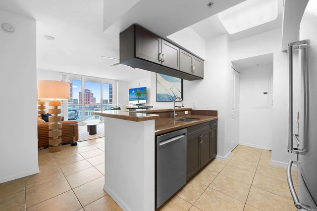 4 of 51 - 347 N New River Drive E #1808, Fort Lauderdale, FL
