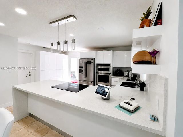 4 of 35 - 17324 Nw 63rd Avenue, Hialeah, FL