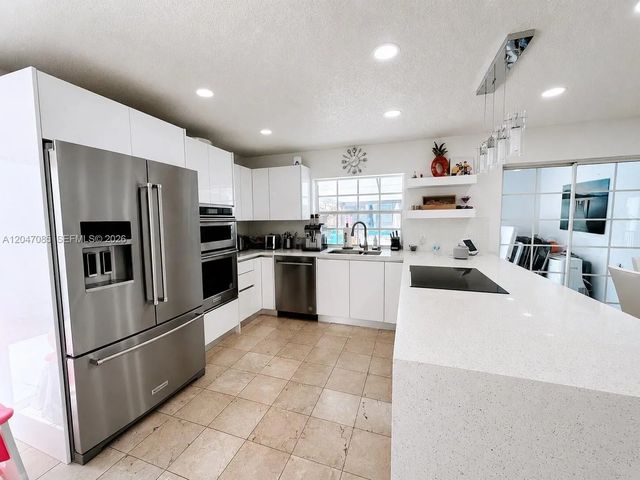 5 of 35 - 17324 Nw 63rd Avenue, Hialeah, FL