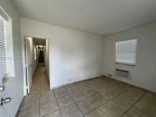 4 of 14 - 733 Nw 4th Avenue, Miami, FL