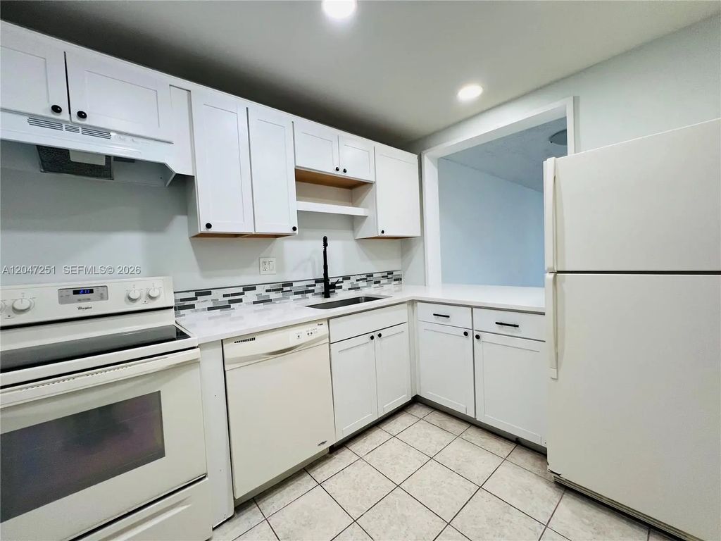8025 S Colony Circle S #210, Tamarac