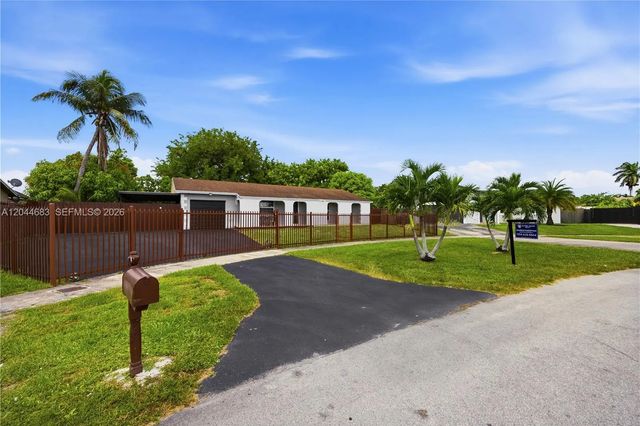 26080 Sw 132nd Place, Homestead