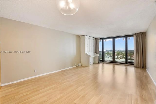 3 of 28 - 2301 S Ocean Drive #1006, Hollywood, FL