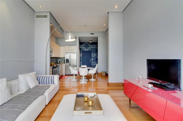 4 of 14 - 2001 Meridian Avenue #ph-21, Miami Beach, FL