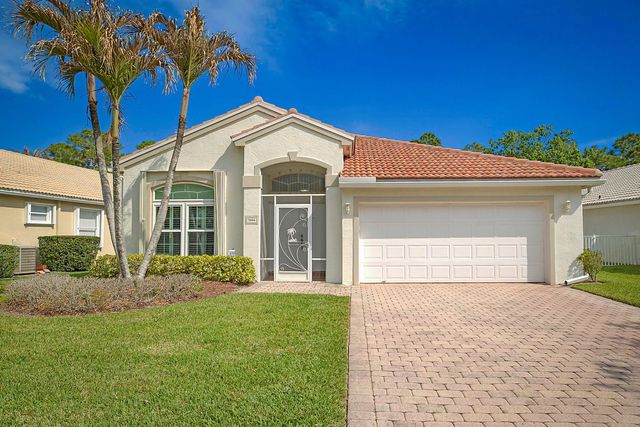 7004 Se Twin Oaks Circle, Stuart