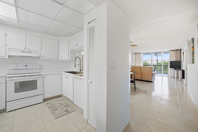 3 of 39 - 3940 Inverrary Boulevard #603-a, Lauderhill, FL