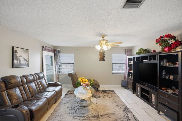 3 of 32 - 1301 Sw 75th Avenue, North Lauderdale, FL