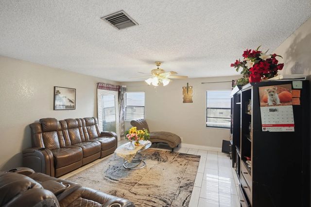 4 of 32 - 1301 Sw 75th Avenue, North Lauderdale, FL