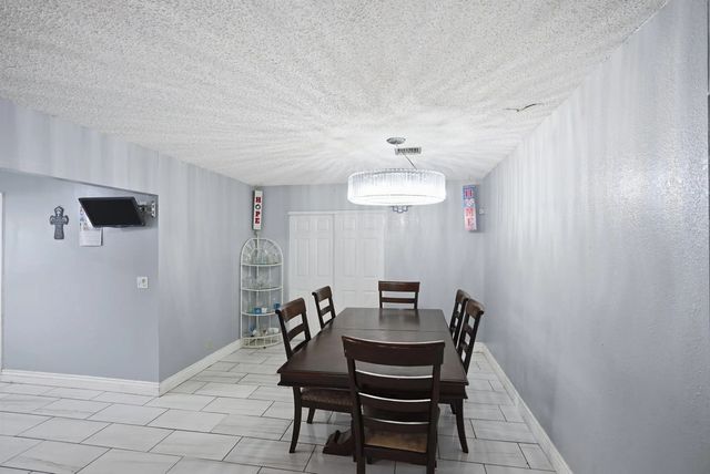 5 of 32 - 1301 Sw 75th Avenue, North Lauderdale, FL