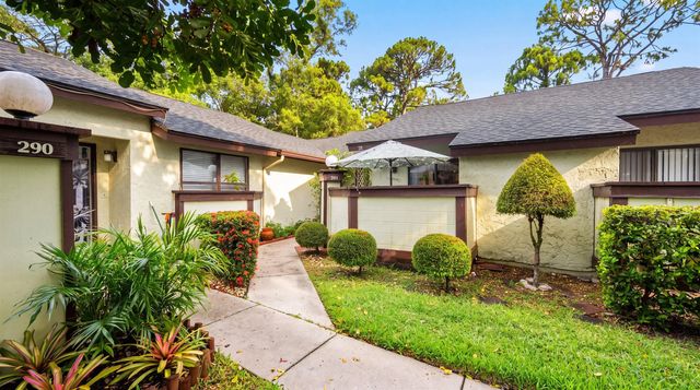 2 of 38 - 291 Amber Court, Royal Palm Beach, FL