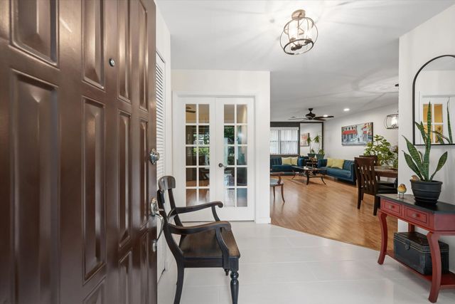4 of 38 - 291 Amber Court, Royal Palm Beach, FL