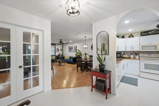 5 of 38 - 291 Amber Court, Royal Palm Beach, FL