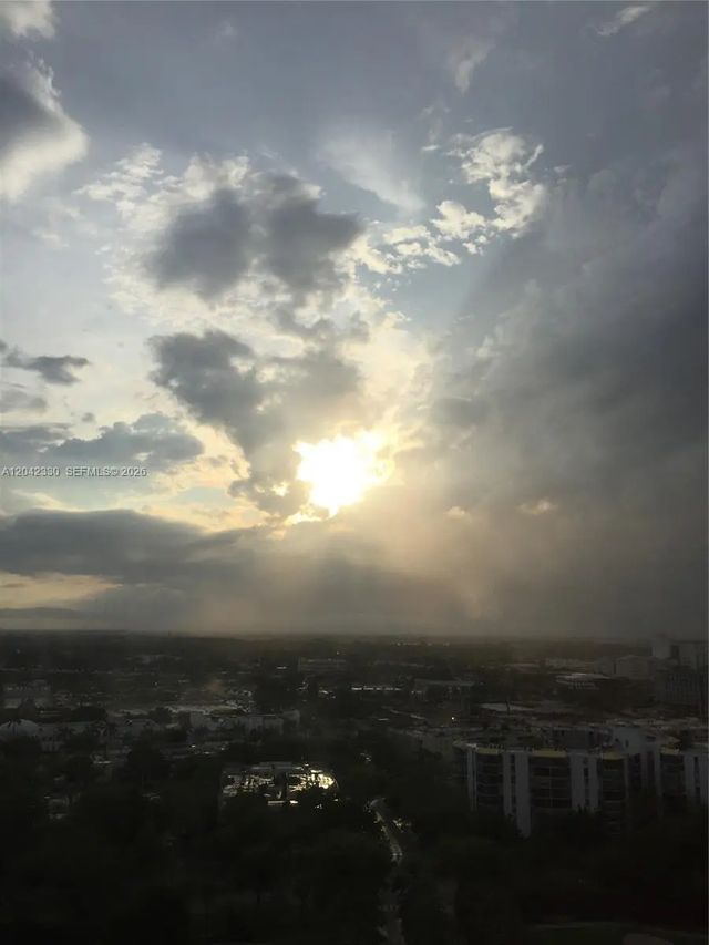 5 of 41 - 20301 W Country Club Drive #2122, Aventura, FL