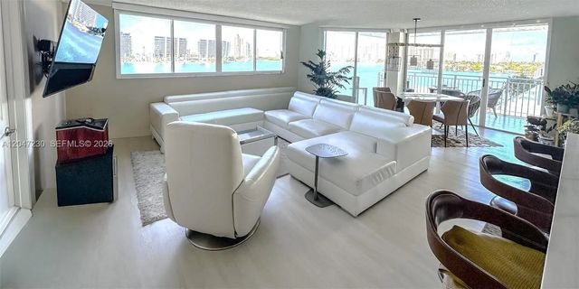 4 of 30 - 18000 N Bay Road #603, Sunny Isles Beach, FL