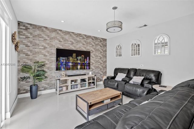 5 of 38 - 15877 Sw 61st Way, Miami, FL