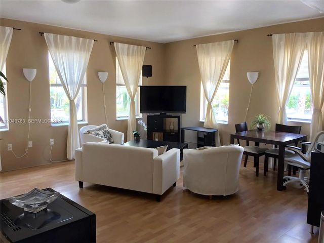 802 Euclid Avenue #201, Miami Beach