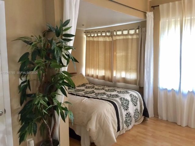 4 of 13 - 802 Euclid Avenue #201, Miami Beach, FL