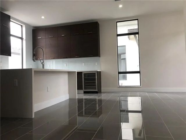 5 of 9 - 8243 Nw 48th Street, Doral, FL
