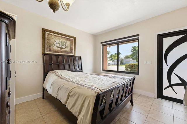 4 of 47 - 1419 Sw 76th Court, Miami, FL