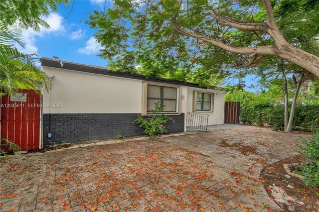 2827 Adams Street, Hollywood