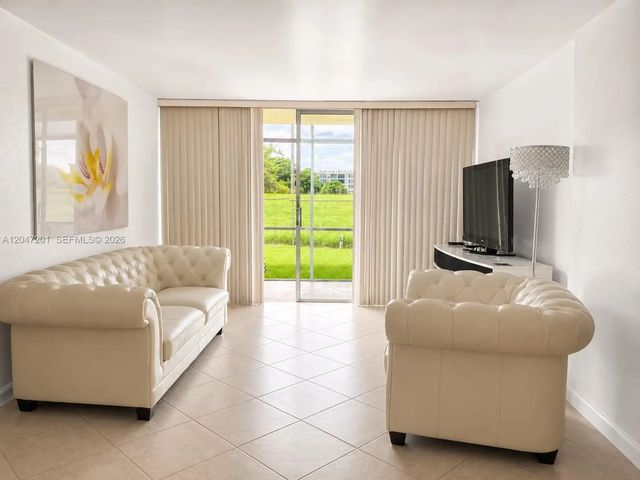 8870 Fontainebleau Boulevard #106, Miami