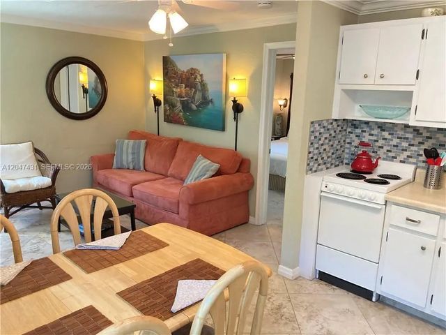 5 of 19 - 3230 Ne 13th Street #2, Pompano Beach, FL