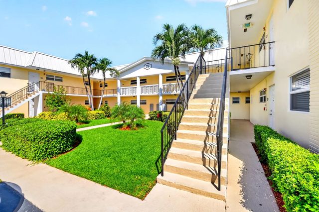 25 Colonial Club Drive #205, Boynton Beach