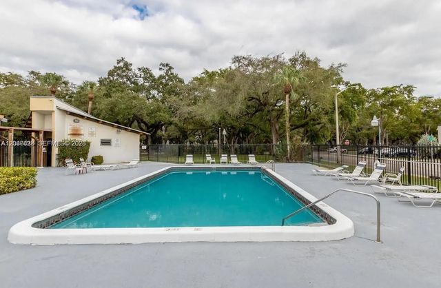 3 of 14 - 3321 Raleigh Street #3h, Hollywood, FL